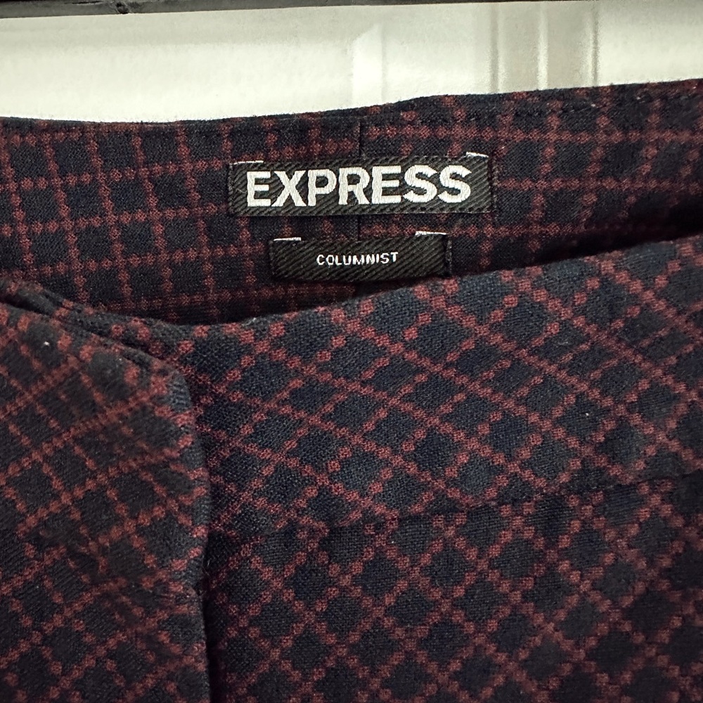 Express Pattern Pants - Picture 3 of 3
